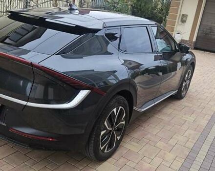 Черный Киа EV6, объемом двигателя 0 л и пробегом 8 тыс. км за 26650 $, фото 4 на Automoto.ua