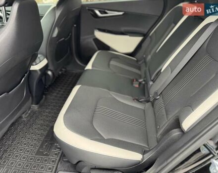 Черный Киа EV6, объемом двигателя 0 л и пробегом 11 тыс. км за 29999 $, фото 16 на Automoto.ua