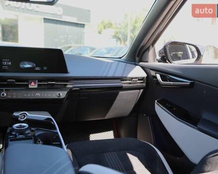 Черный Киа EV6, объемом двигателя 0 л и пробегом 5 тыс. км за 33300 $, фото 12 на Automoto.ua