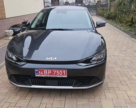 Черный Киа EV6, объемом двигателя 0 л и пробегом 8 тыс. км за 26650 $, фото 2 на Automoto.ua