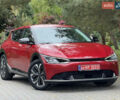 Красный Киа EV6, объемом двигателя 0 л и пробегом 52 тыс. км за 25500 $, фото 2 на Automoto.ua