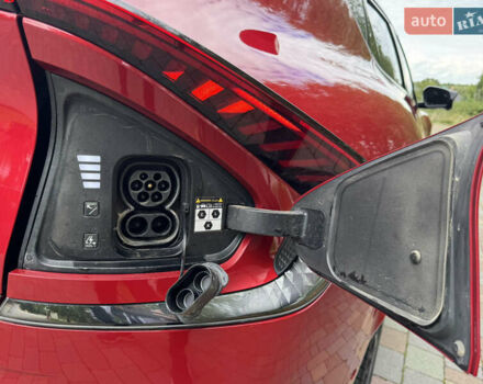 Червоний Кіа EV6, об'ємом двигуна 0 л та пробігом 160 тис. км за 26990 $, фото 16 на Automoto.ua