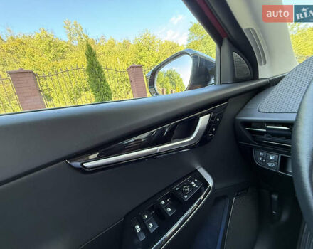 Червоний Кіа EV6, об'ємом двигуна 0 л та пробігом 185 тис. км за 24500 $, фото 24 на Automoto.ua