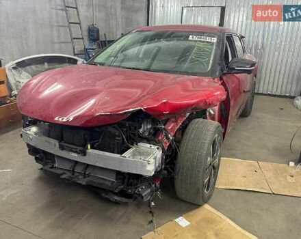 Красный Киа EV6, объемом двигателя 0 л и пробегом 32 тыс. км за 17500 $, фото 1 на Automoto.ua