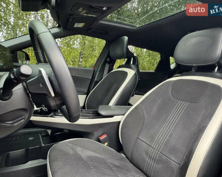 Червоний Кіа EV6, об'ємом двигуна 0 л та пробігом 160 тис. км за 26990 $, фото 23 на Automoto.ua