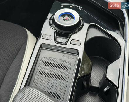 Червоний Кіа EV6, об'ємом двигуна 0 л та пробігом 160 тис. км за 26990 $, фото 32 на Automoto.ua