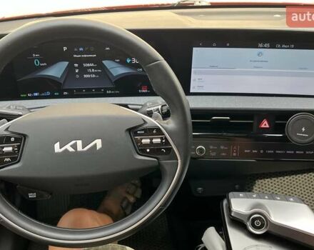 Красный Киа EV6, объемом двигателя 0 л и пробегом 51 тыс. км за 29000 $, фото 51 на Automoto.ua