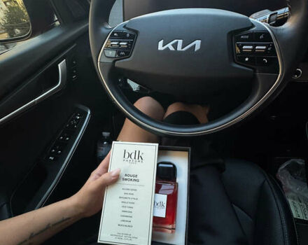 Красный Киа EV6, объемом двигателя 0 л и пробегом 83 тыс. км за 18000 $, фото 5 на Automoto.ua