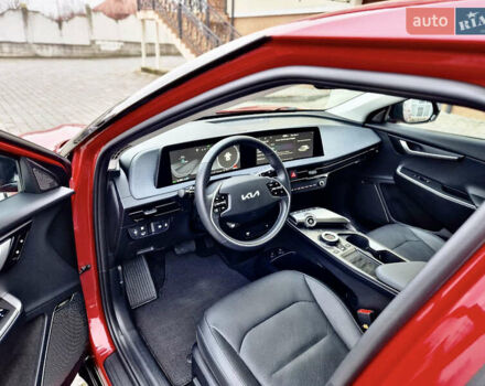 Червоний Кіа EV6, об'ємом двигуна 0 л та пробігом 53 тис. км за 24700 $, фото 10 на Automoto.ua