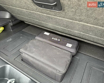 Красный Киа EV6, объемом двигателя 0 л и пробегом 53 тыс. км за 33900 $, фото 46 на Automoto.ua