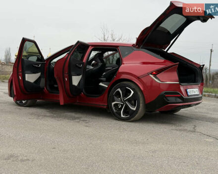 Красный Киа EV6, объемом двигателя 0 л и пробегом 53 тыс. км за 33900 $, фото 59 на Automoto.ua