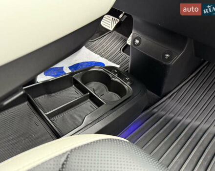 Красный Киа EV6, объемом двигателя 0 л и пробегом 53 тыс. км за 33900 $, фото 65 на Automoto.ua