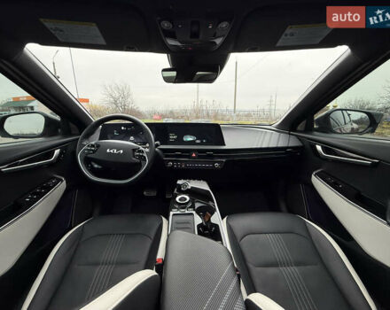 Красный Киа EV6, объемом двигателя 0 л и пробегом 53 тыс. км за 33900 $, фото 28 на Automoto.ua