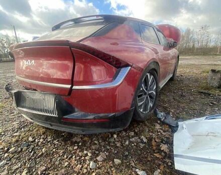Красный Киа EV6, объемом двигателя 0 л и пробегом 27 тыс. км за 16800 $, фото 3 на Automoto.ua