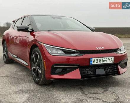 Красный Киа EV6, объемом двигателя 0 л и пробегом 53 тыс. км за 33900 $, фото 4 на Automoto.ua
