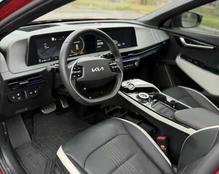Красный Киа EV6, объемом двигателя 0 л и пробегом 53 тыс. км за 33900 $, фото 22 на Automoto.ua