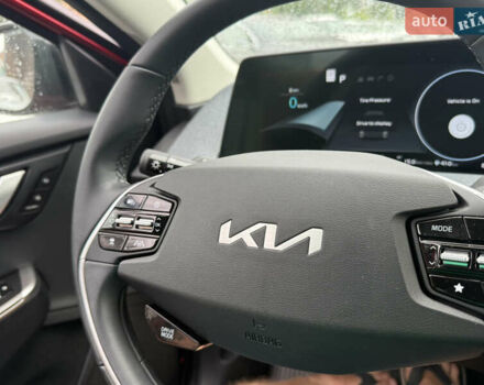 Киа EV6 2023 в Хмельницком на Automoto.ua Красный Киа EV6, объемом двигателя 0 л и пробегом 8 тыс. км за 26500 $, фото 14 на Automoto.ua