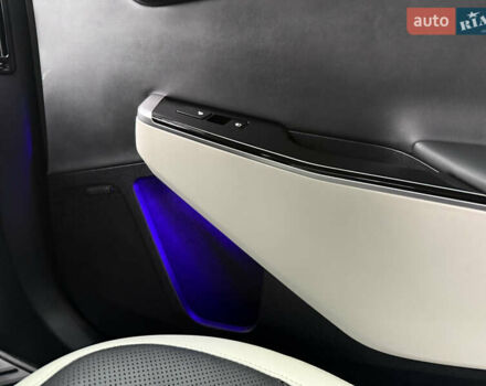 Красный Киа EV6, объемом двигателя 0 л и пробегом 53 тыс. км за 33900 $, фото 30 на Automoto.ua