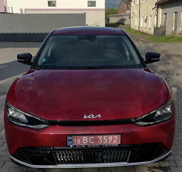 Красный Киа EV6, объемом двигателя 0 л и пробегом 40 тыс. км за 21400 $, фото 3 на Automoto.ua