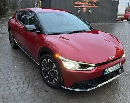 Червоний Кіа EV6, об'ємом двигуна 0 л та пробігом 82 тис. км за 27000 $, фото 2 на Automoto.ua