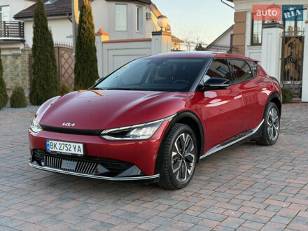Кіа EV6 2022 у Рівному на Automoto.ua Червоний Кіа EV6, об'ємом двигуна 0 л та пробігом 44 тис. км за 29500 $, фото 1 на Automoto.ua