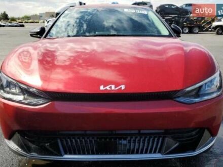 Красный Киа EV6, объемом двигателя 0 л и пробегом 27 тыс. км за 16800 $, фото 1 на Automoto.ua