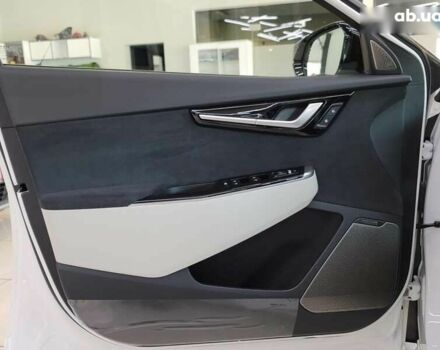 Киа EV6, объемом двигателя 0 л и пробегом 2 тыс. км за 45500 $, фото 14 на Automoto.ua