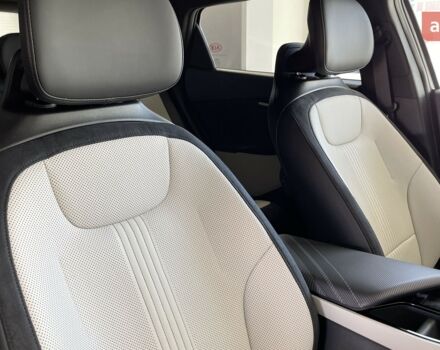 Киа EV6 2024 в Киеве на Automoto.ua Киа EV6, объемом двигателя 0 л и пробегом 0 тыс. км за 44818 $, фото 18 на Automoto.ua