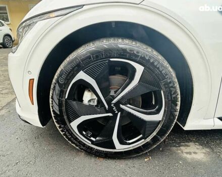 Кіа EV6, об'ємом двигуна 2 л та пробігом 11 тис. км за 34999 $, фото 2 на Automoto.ua