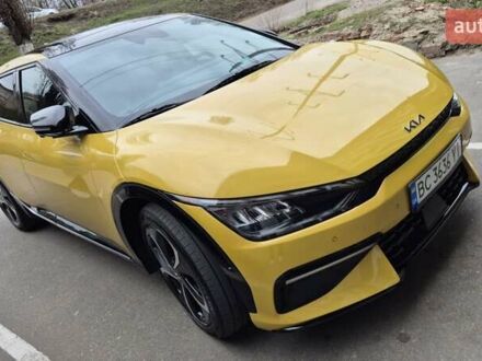 Киа EV6 2022 в Харькове на Automoto.ua Желтый Киа EV6, объемом двигателя 0 л и пробегом 42 тыс. км за 32700 $, фото 1 на Automoto.ua