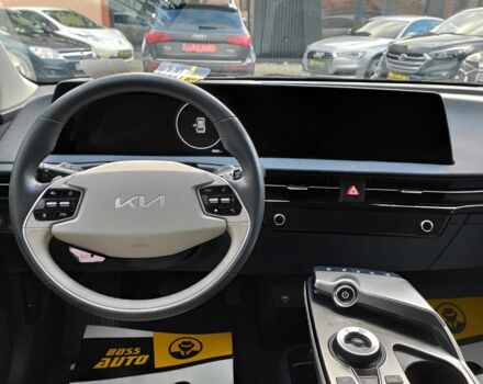 Серый Киа EV6, объемом двигателя 77 л и пробегом 64 тыс. км за 32999 $, фото 10 на Automoto.ua