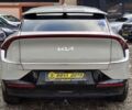 Серый Киа EV6, объемом двигателя 77 л и пробегом 64 тыс. км за 32999 $, фото 4 на Automoto.ua