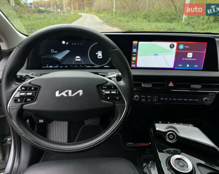 Серый Киа EV6, объемом двигателя 0 л и пробегом 65 тыс. км за 29000 $, фото 16 на Automoto.ua
