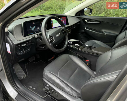 Серый Киа EV6, объемом двигателя 0 л и пробегом 65 тыс. км за 29000 $, фото 15 на Automoto.ua