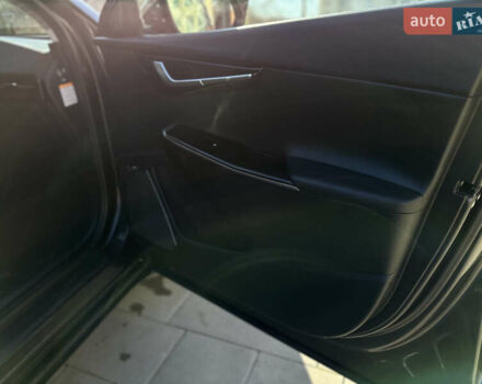 Сірий Кіа EV6, об'ємом двигуна 0 л та пробігом 188 тис. км за 25999 $, фото 54 на Automoto.ua