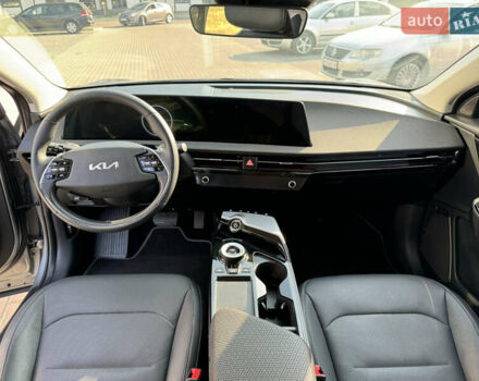 Серый Киа EV6, объемом двигателя 0 л и пробегом 59 тыс. км за 29500 $, фото 9 на Automoto.ua