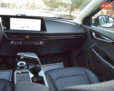 Серый Киа EV6, объемом двигателя 0 л и пробегом 73 тыс. км за 30700 $, фото 35 на Automoto.ua
