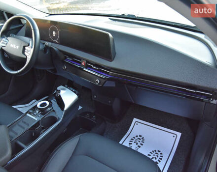 Серый Киа EV6, объемом двигателя 0 л и пробегом 73 тыс. км за 30700 $, фото 31 на Automoto.ua