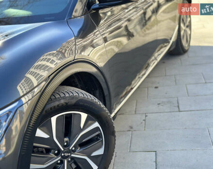 Сірий Кіа EV6, об'ємом двигуна 0 л та пробігом 188 тис. км за 25999 $, фото 4 на Automoto.ua