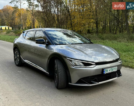 Серый Киа EV6, объемом двигателя 0 л и пробегом 65 тыс. км за 29000 $, фото 5 на Automoto.ua