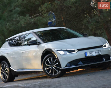 Серый Киа EV6, объемом двигателя 0 л и пробегом 73 тыс. км за 30700 $, фото 2 на Automoto.ua