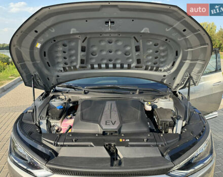 Серый Киа EV6, объемом двигателя 0 л и пробегом 59 тыс. км за 29500 $, фото 18 на Automoto.ua