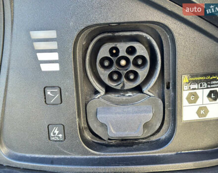 Сірий Кіа EV6, об'ємом двигуна 0 л та пробігом 188 тис. км за 25999 $, фото 25 на Automoto.ua