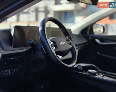 Сірий Кіа EV6, об'ємом двигуна 0 л та пробігом 188 тис. км за 25999 $, фото 34 на Automoto.ua