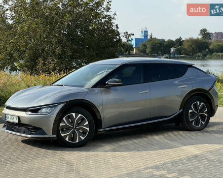 Серый Киа EV6, объемом двигателя 0 л и пробегом 59 тыс. км за 29500 $, фото 6 на Automoto.ua