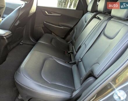 Сірий Кіа EV6, об'ємом двигуна 0 л та пробігом 140 тис. км за 23800 $, фото 33 на Automoto.ua