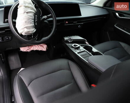 Сірий Кіа EV6, об'ємом двигуна 0 л та пробігом 67 тис. км за 15899 $, фото 24 на Automoto.ua