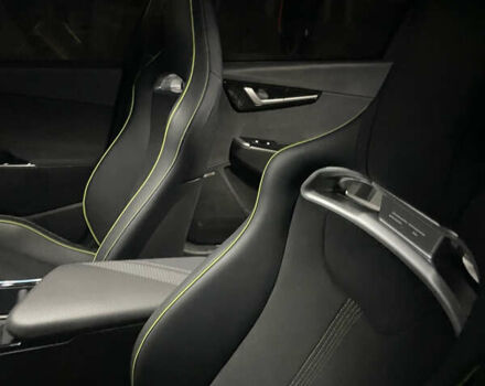 Серый Киа EV6, объемом двигателя 0 л и пробегом 18 тыс. км за 26500 $, фото 8 на Automoto.ua