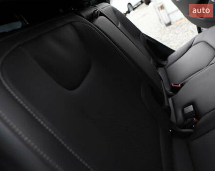 Сірий Кіа EV6, об'ємом двигуна 0 л та пробігом 67 тис. км за 15899 $, фото 32 на Automoto.ua