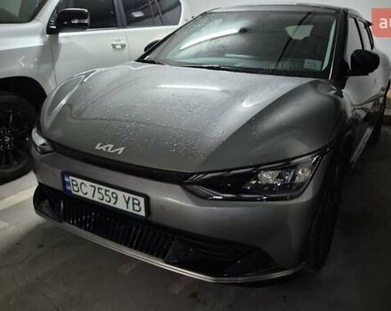 Серый Киа EV6, объемом двигателя 0 л и пробегом 53 тыс. км за 25500 $, фото 3 на Automoto.ua